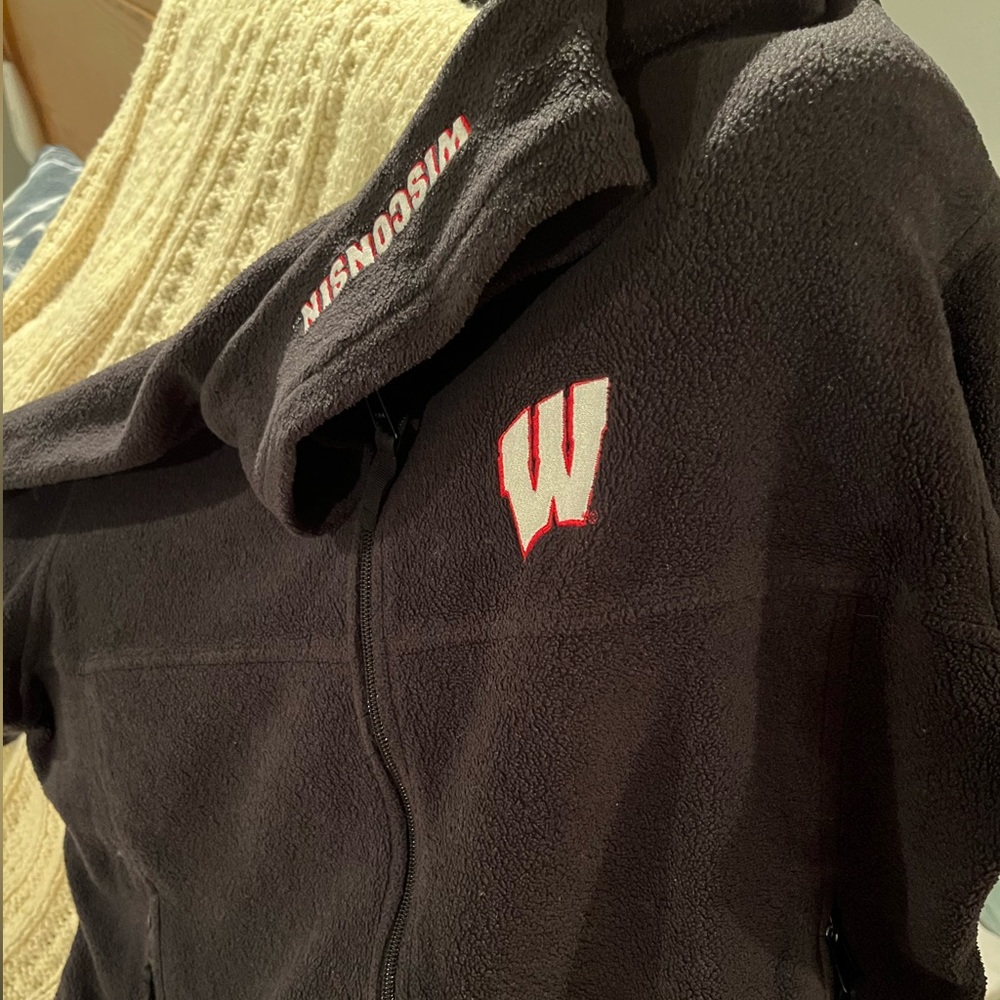 Women’s Columbia full zip Wisconsin fleece